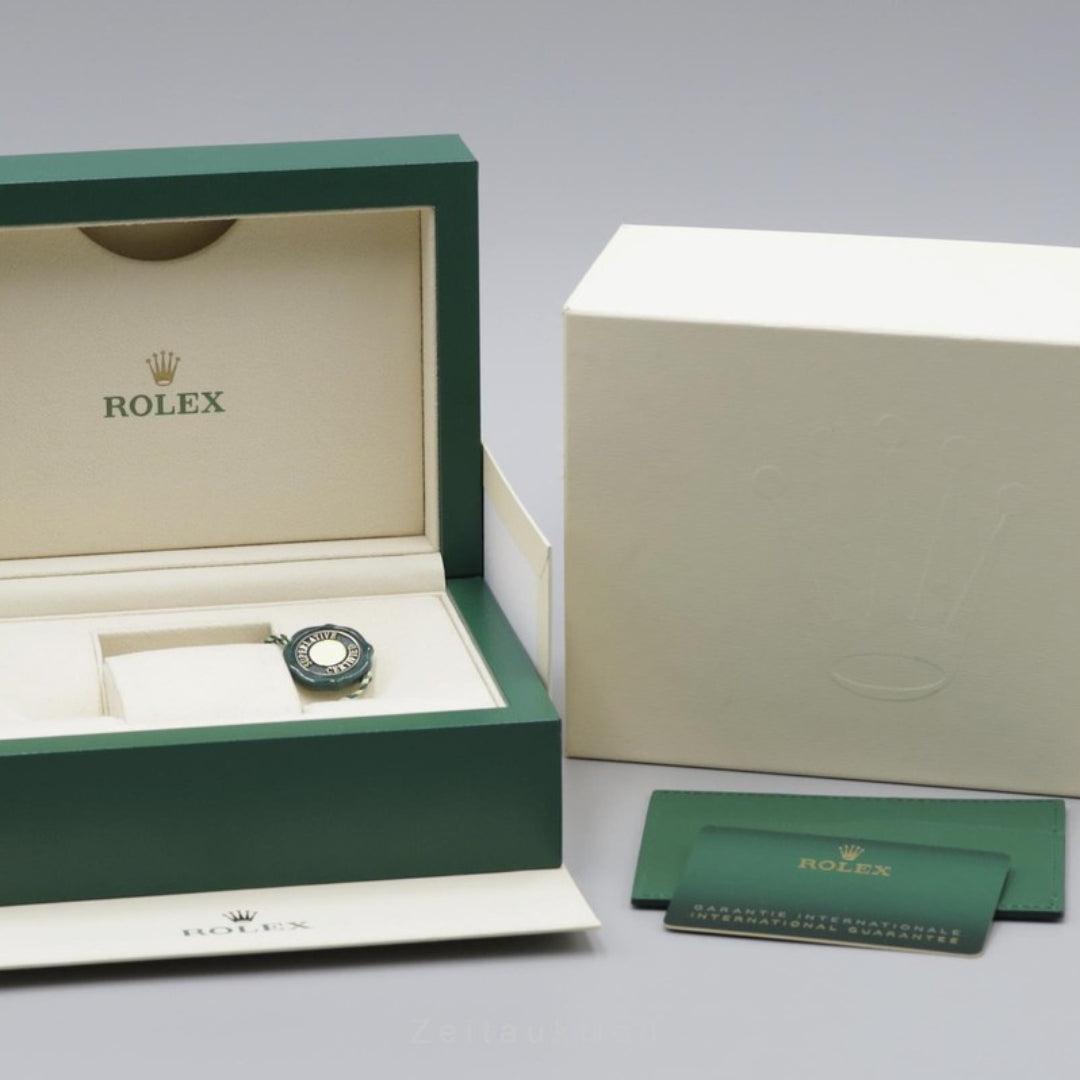 Rolex Cosmograph Daytona 40mm Champagne Dial 18kt Yellow Gold & Black Rubber Watch 116518LN