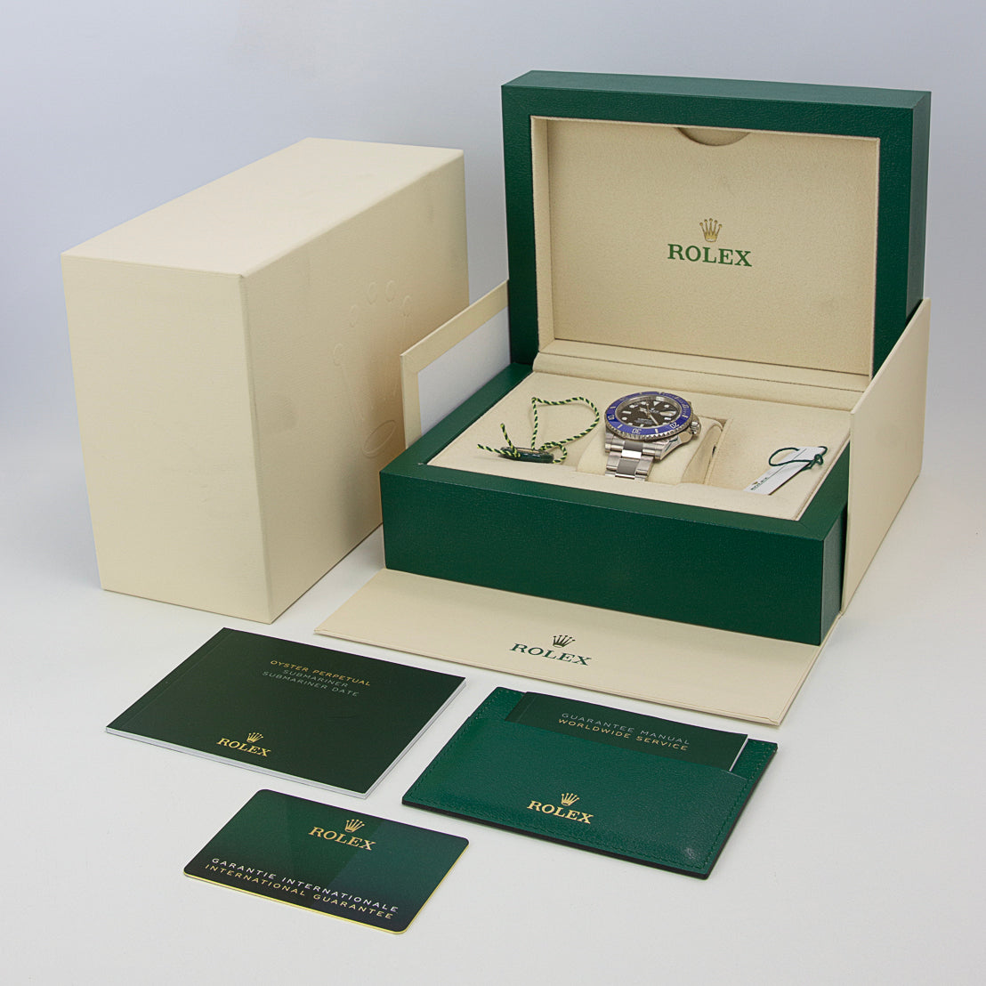 Rolex Submariner Date 41mm 18kt White Gold “Smurf” Blue Bezel Black Dial Men’s Automatic Watch 126619LB