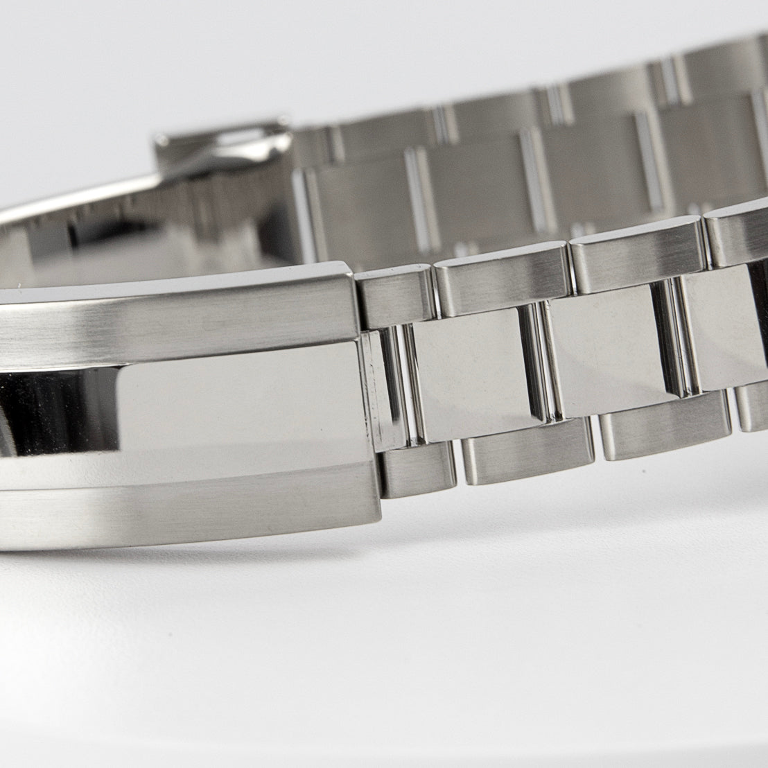 Rolex Submariner Date 41mm 18kt White Gold “Smurf” Blue Bezel Black Dial Men’s Automatic Watch 126619LB