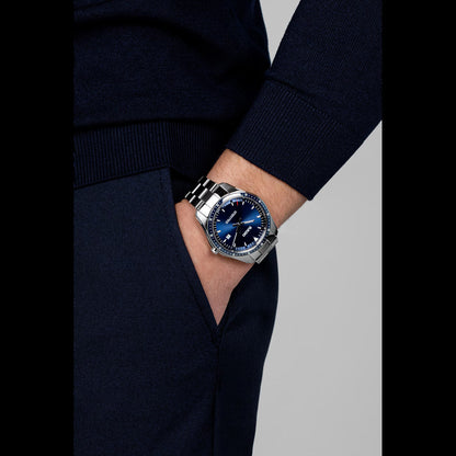 Rado R32502203 – Men's HyperChrome Quartz Watch, 44mm Stainless Steel Case with Blue Dial & High-Tech Ceramic Bezel, 100m Water Resistance