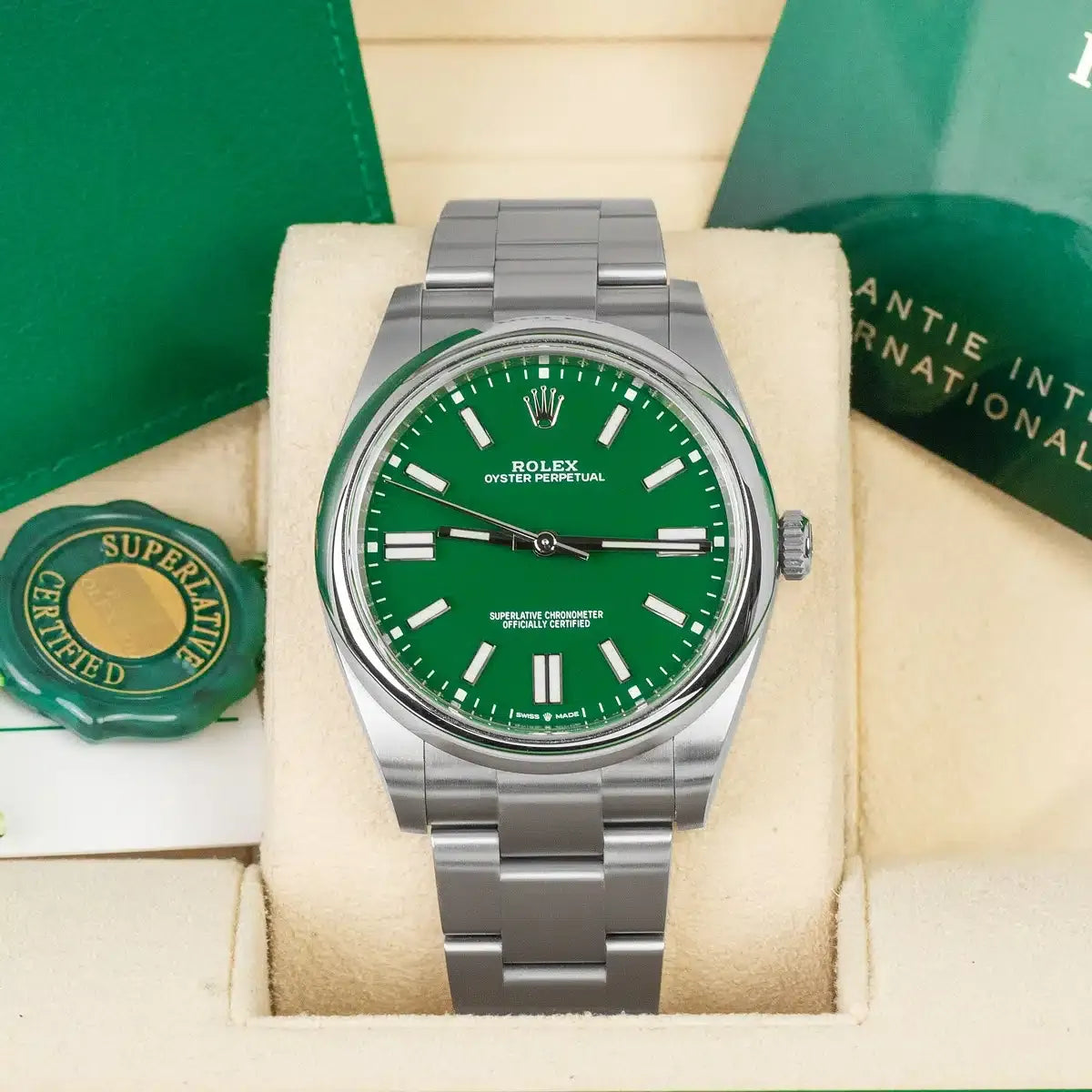 Rolex Oyster Perpetual 124300 Green Dial 41mm Men’s Automatic Watch – Sporty Stainless Steel Elegance