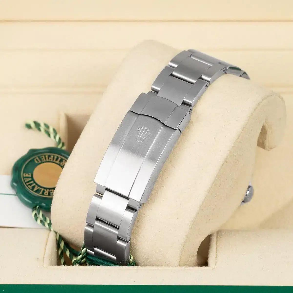 Rolex Oyster Perpetual 124300 Green Dial 41mm Men’s Automatic Watch – Sporty Stainless Steel Elegance